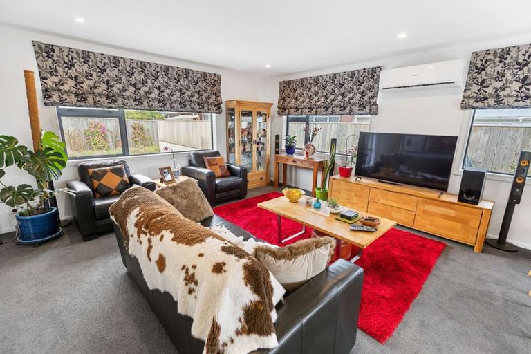 Photo of property in 43a Abraham Crescent, Milson, Palmerston North, 4414