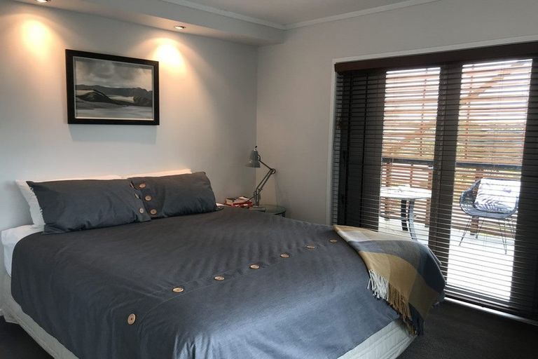 Photo of property in 93 Wade River Road, Stanmore Bay, Whangaparaoa, 0932