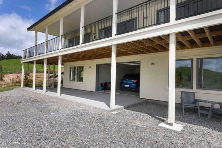 Photo of property in 63 Knight Road, Dannevirke, 4976