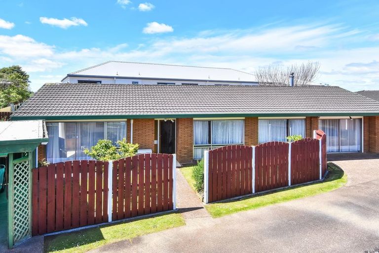 Photo of property in 2/38 Carruth Road, Papatoetoe, Auckland, 2025