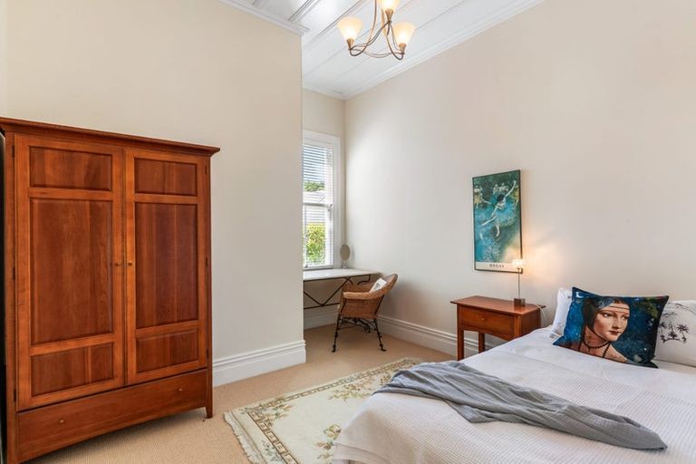 Photo of property in 31 Shoal Bay Road, Devonport, Auckland, 0624