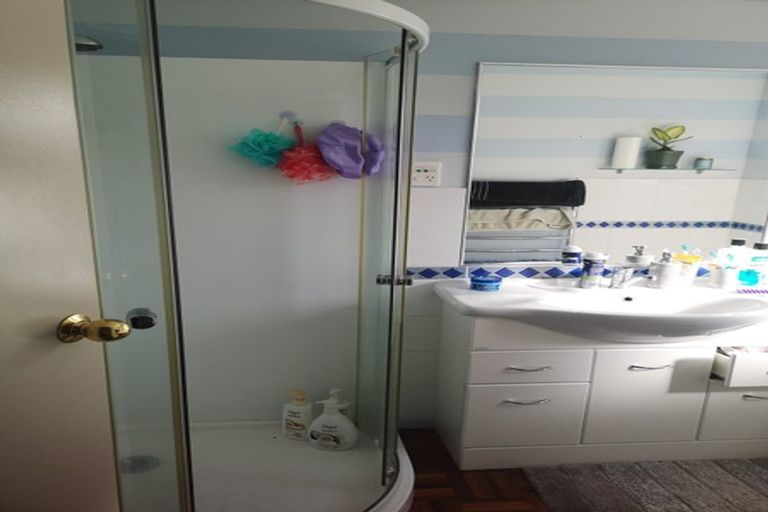 Photo of property in 10 Jacaranda Grove, Maungaraki, Lower Hutt, 5010