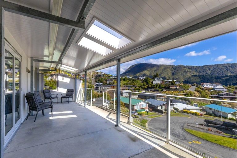 Photo of property in 29 Seaview Crescent, Picton, 7220