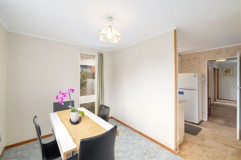 Photo of property in 12 Denniston Crescent, Redwood, Christchurch, 8051
