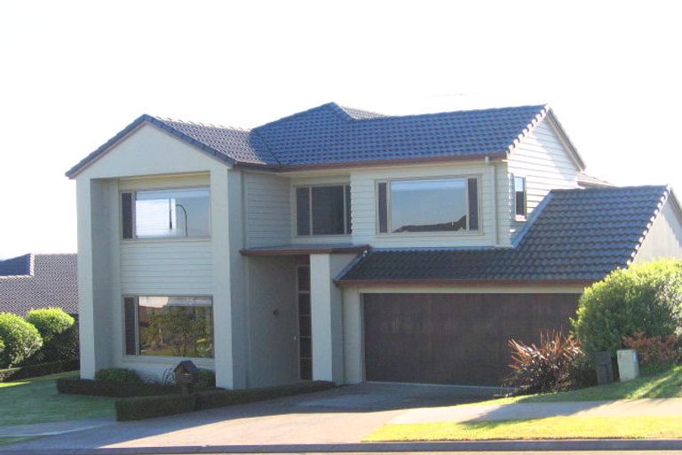 Photo of property in 20 Dunvegan Rise, East Tamaki Heights, Auckland, 2016