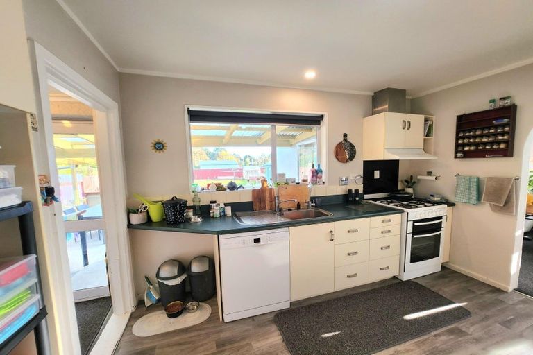 Photo of property in 74 Awamoa Road, Holmes Hill, Oamaru, 9401