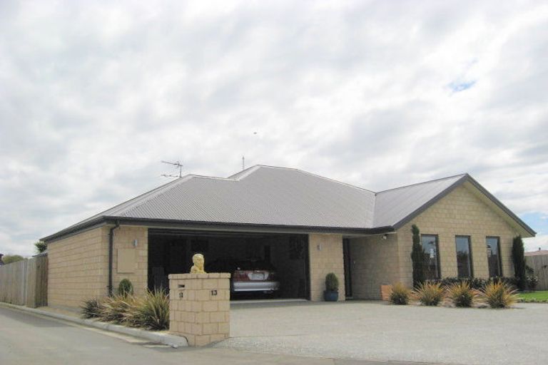 Photo of property in 13 James Drive, Woodend, 7610