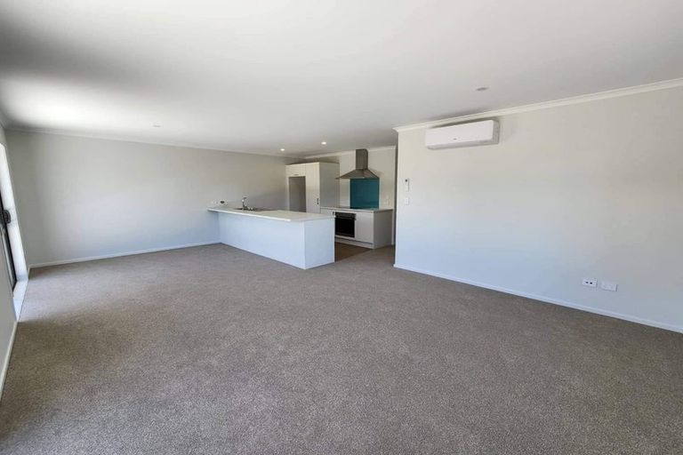 Photo of property in 6a Cross Street, Castlecliff, Whanganui, 4501