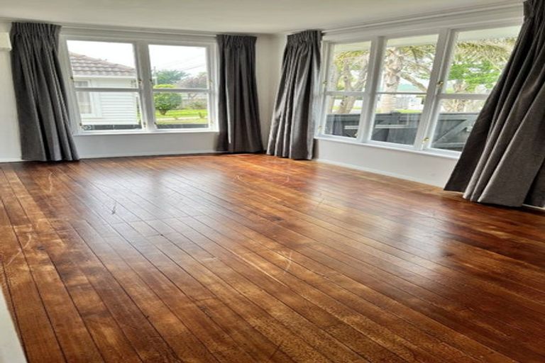 Photo of property in 51 Woodleigh Street, Frankleigh Park, New Plymouth, 4310