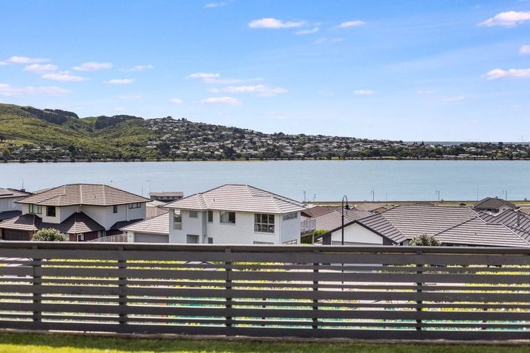 Photo of property in 20 Waitaria Terrace, Aotea, Porirua, 5024