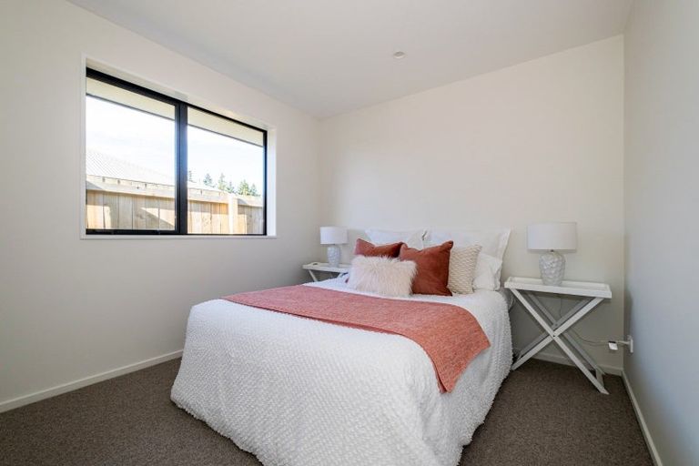 Photo of property in 5 Arrowsmith Drive, Clover Park, Auckland, 2019