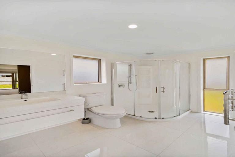 Photo of property in 22 Lamborn Drive, Papakura, 2110