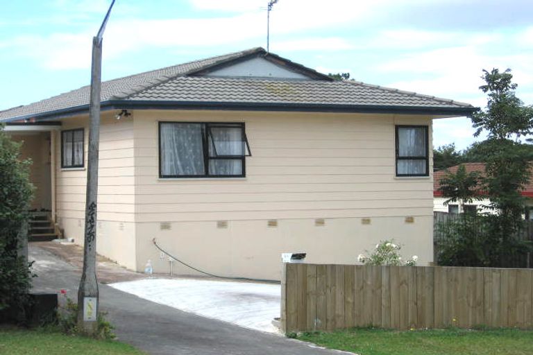 Photo of property in 32 Addison Drive, Glendene, Auckland, 0602