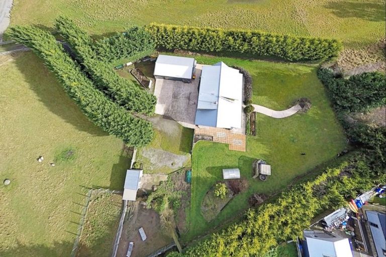 Photo of property in 15 Douglas Street, Winton, 9720