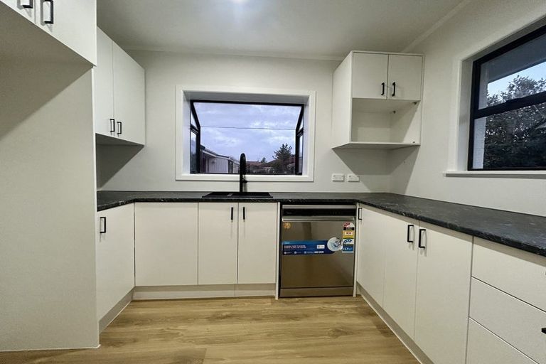 Photo of property in 2-2a Howell Avenue, Riverlea, Hamilton, 3216