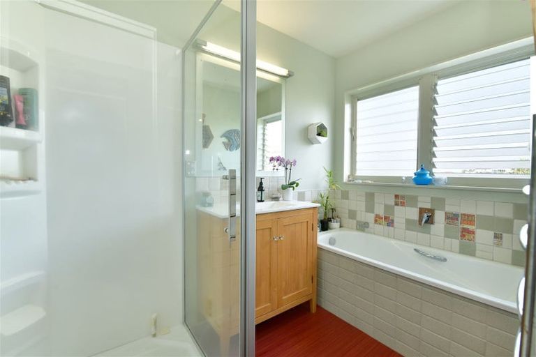 Photo of property in 17 Waldorf Crescent, Orewa, 0931