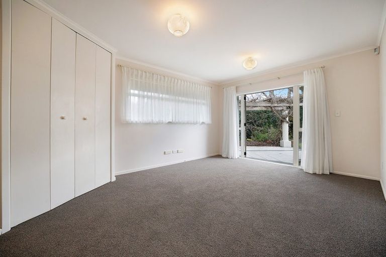 Photo of property in 9 Laingholm Drive, Laingholm, Auckland, 0604