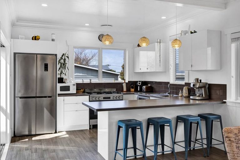 Photo of property in 18 Albion Street, Hawera, 4610