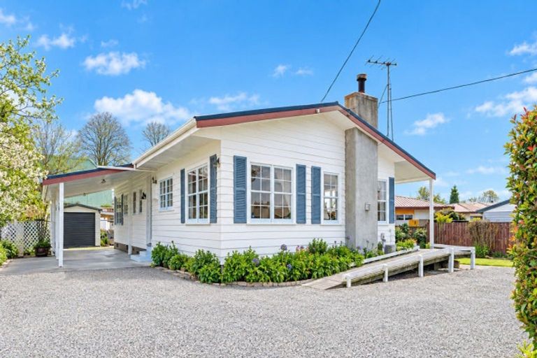 Photo of property in 16 Hogg Crescent, Masterton, 5810