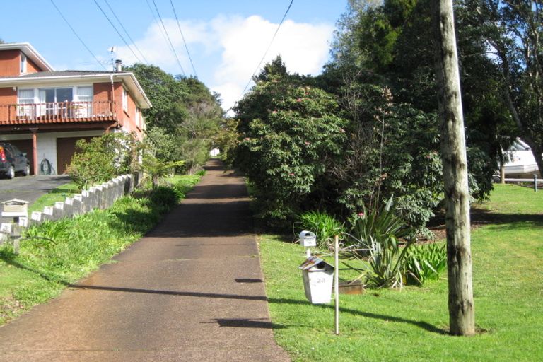 Photo of property in 28 Rauhuia Crescent, Parau, Auckland, 0604