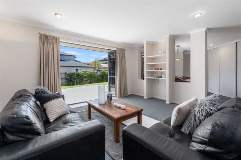 Photo of property in 8 Ballymore Drive, Pinehill, Auckland, 0632