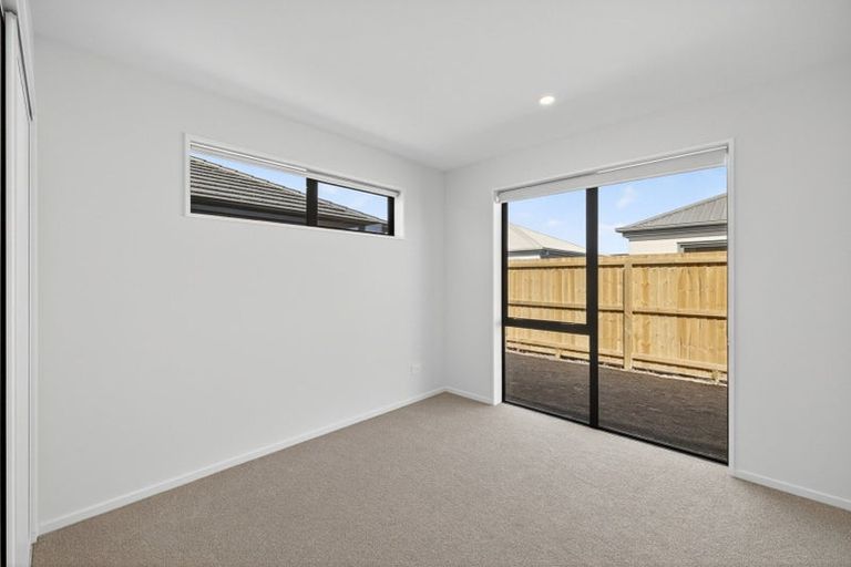 Photo of property in 18 Doris Lusk Street, Belfast, 8051