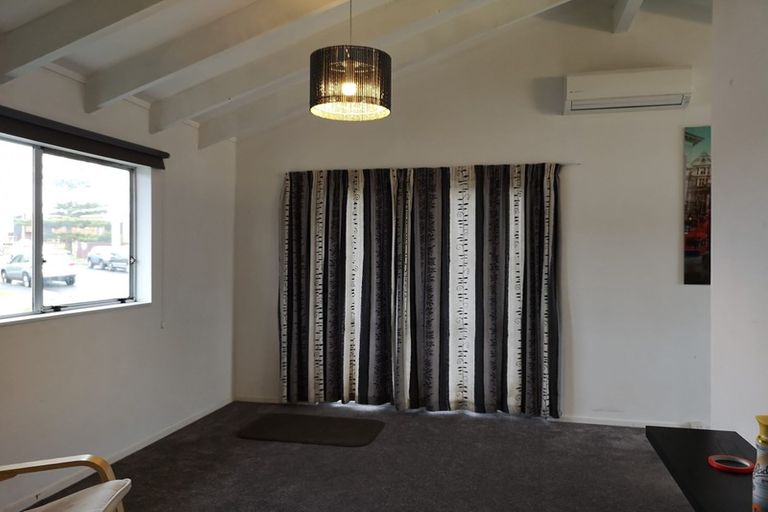 Photo of property in 1/46 Chippendale Crescent, Birkdale, Auckland, 0626