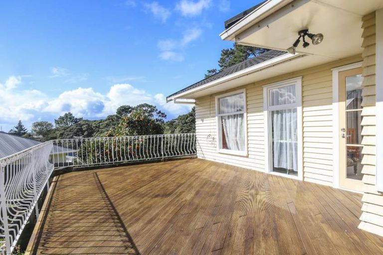 Photo of property in 12 Crystal Avenue, Glendene, Auckland, 0602