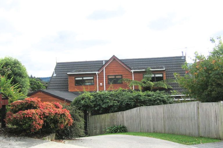 Photo of property in 6 Roman Close, Silverstream, Upper Hutt, 5019