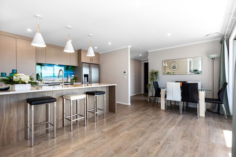 Photo of property in 5 Margaret Shields Avenue, Aotea, Porirua, 5024