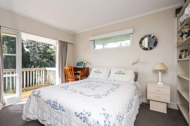 Photo of property in 12 Crystal Avenue, Glendene, Auckland, 0602