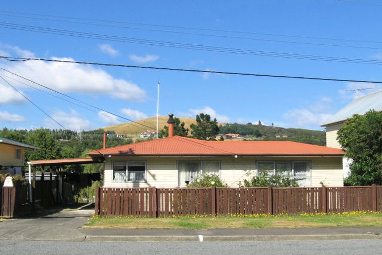 Photo of property in 70 Gillespies Road, Birchville, Upper Hutt, 5018