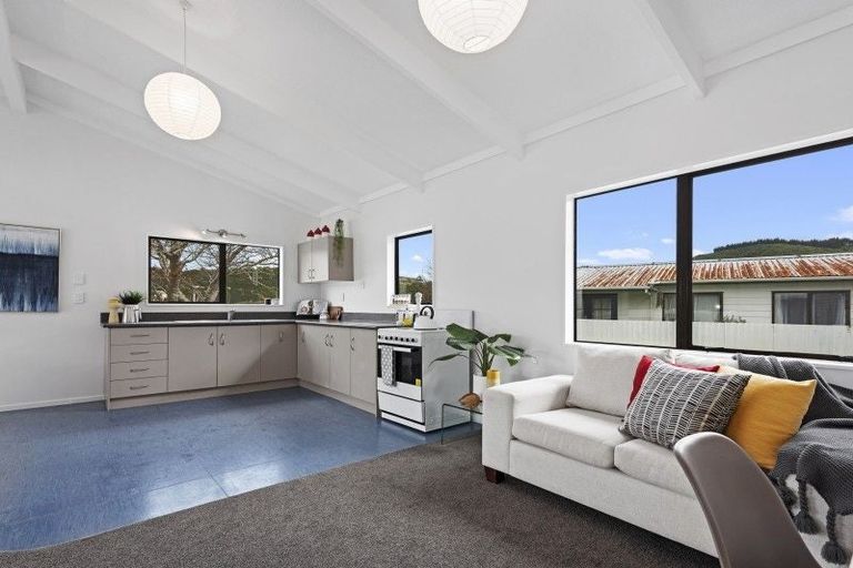 Photo of property in 100 Gillespies Road, Birchville, Upper Hutt, 5018