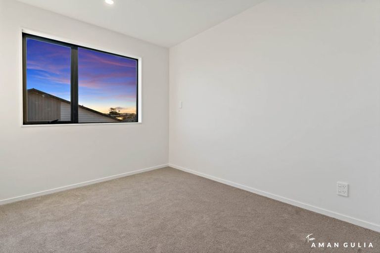 Photo of property in 1/16 Binsted Road, New Lynn, Auckland, 0600