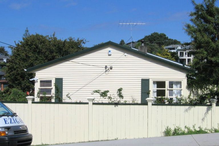 Photo of property in 84 Matipo Road, Mairangi Bay, Auckland, 0630