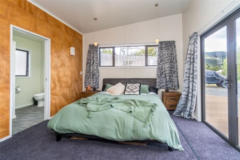 Photo of property in 10 Kohu Place, Halfway Bush, Dunedin, 9010