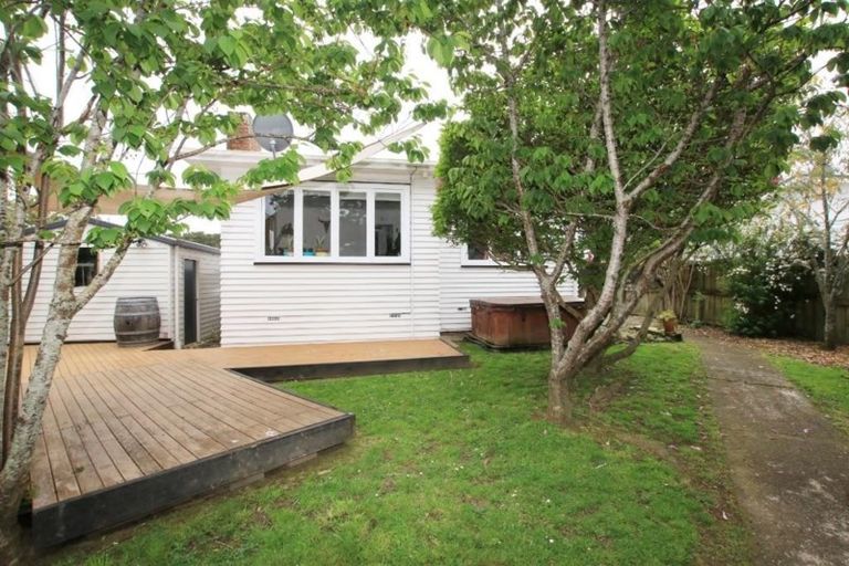 Photo of property in 65 Godley Road, Green Bay, Auckland, 0604