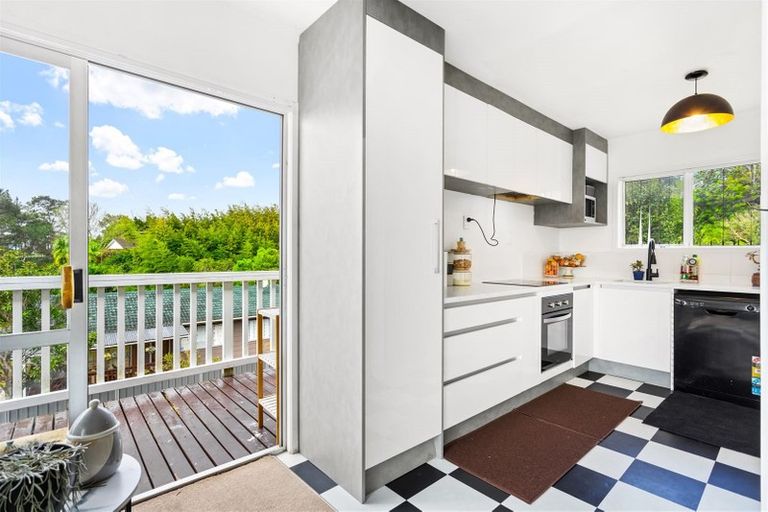 Photo of property in 1/323 Triangle Road, Massey, Auckland, 0614