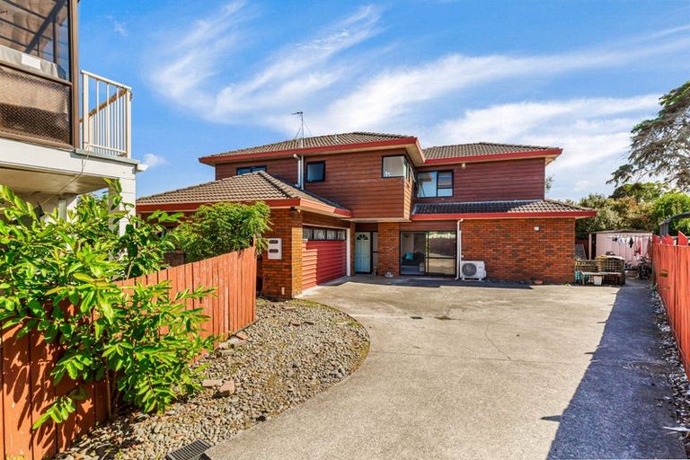 Photo of property in 2/27 Omana Road, Papatoetoe, Auckland, 2025