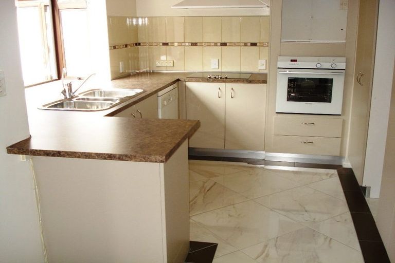 Photo of property in 1/10 Cambric Place, Botany Downs, Auckland, 2010