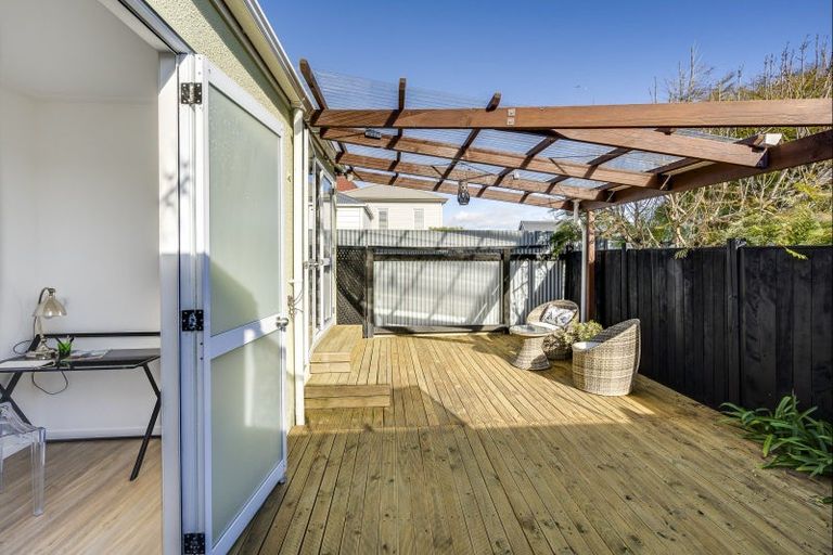 Photo of property in 407 Marine Parade, Napier South, Napier, 4110