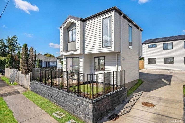 Photo of property in 2/107 Porchester Road, Papakura, 2110