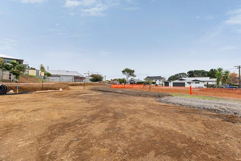 Photo of property in 16 Dartmoor Avenue, Westown, New Plymouth, 4310