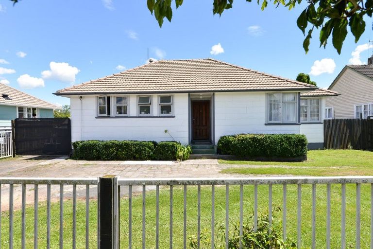 Photo of property in 29 Ross Crescent, Fairfield, Hamilton, 3214