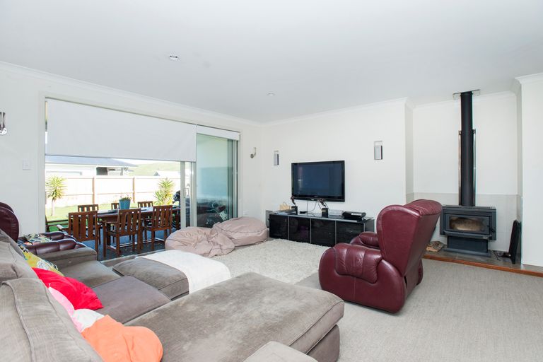 Photo of property in 52 Hamilton Drive, Wainui, Gisborne, 4010