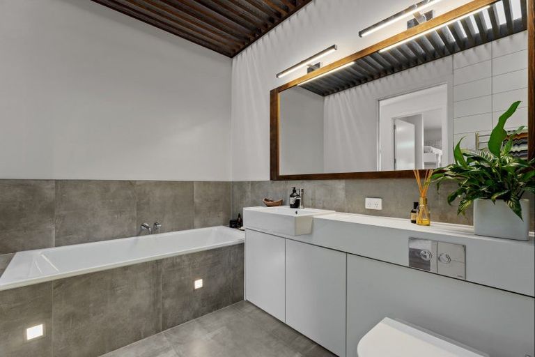 Photo of property in 10 Oystercatcher Lane, Point Wells, 0986