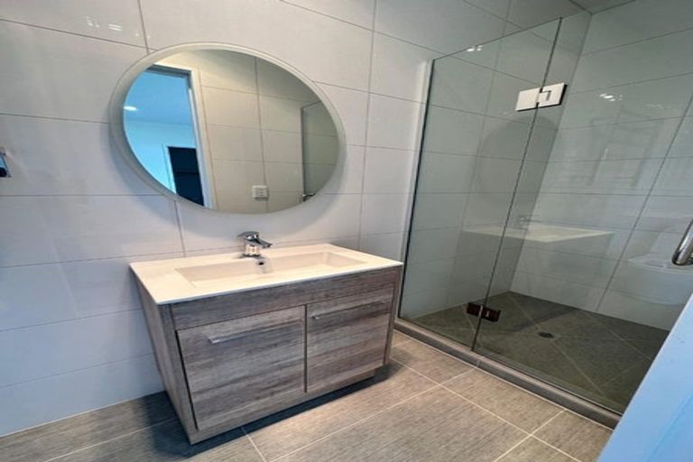 Photo of property in 8a Gracechurch Drive, Flat Bush, Auckland, 2016