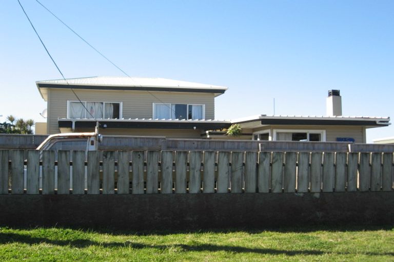 Photo of property in 25 Hunia Terrace, Himatangi Beach, Foxton, 4891