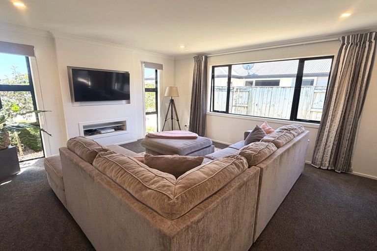 Photo of property in 8 Cherry Place, Maewa, Feilding, 4702