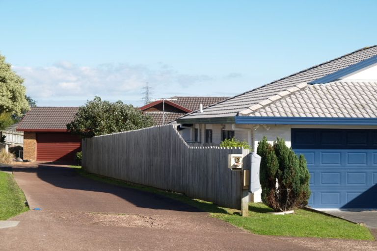 Photo of property in 30 Frank Nobilo Drive, Golflands, Auckland, 2013